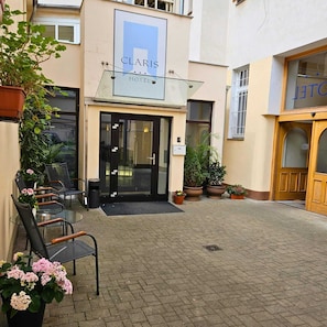 Exterior - Hotel Claris (Prague)