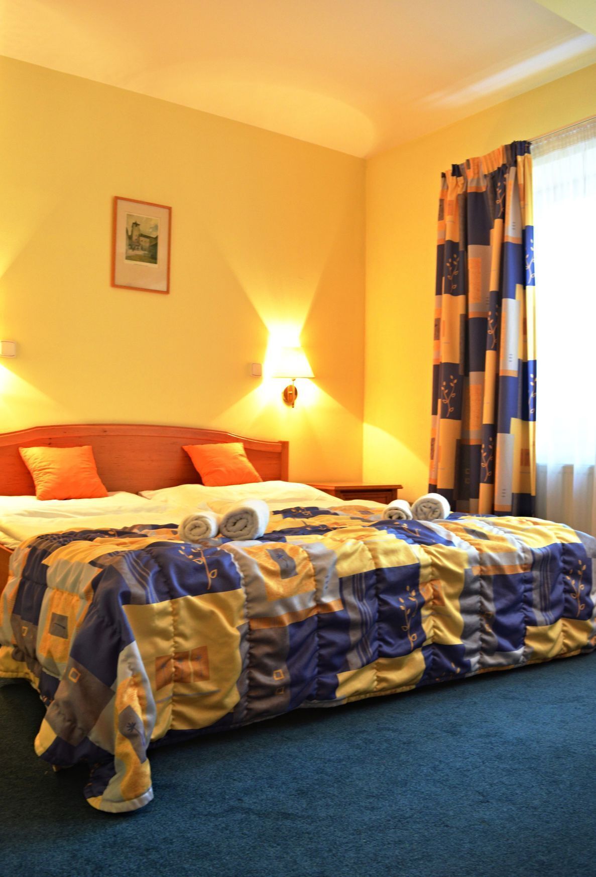 Desk, blackout drapes, free WiFi, bed sheets