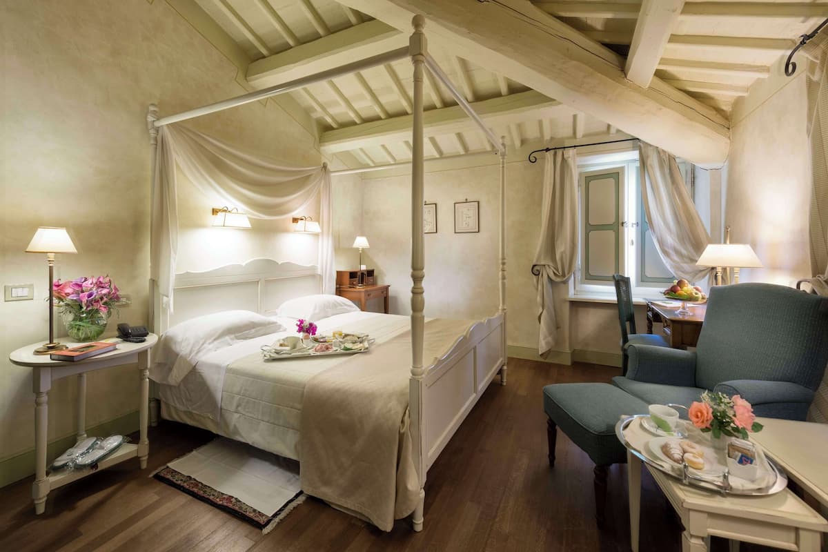 premium bedding, free minibar, in-room safe, individually decorated