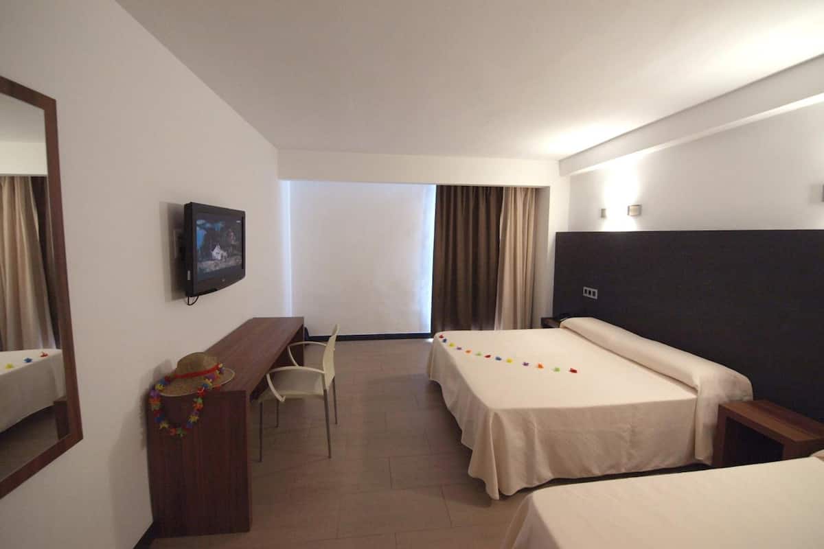 In-room safe, free cots/infant beds, free WiFi