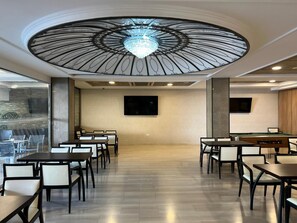 Breakfast served - Hotel Astoria Park (Lloret de Mar)