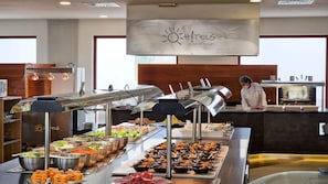 Breakfast and dinner served  - Ohtels Campo De Gibraltar (La Línea de la Concepción)
