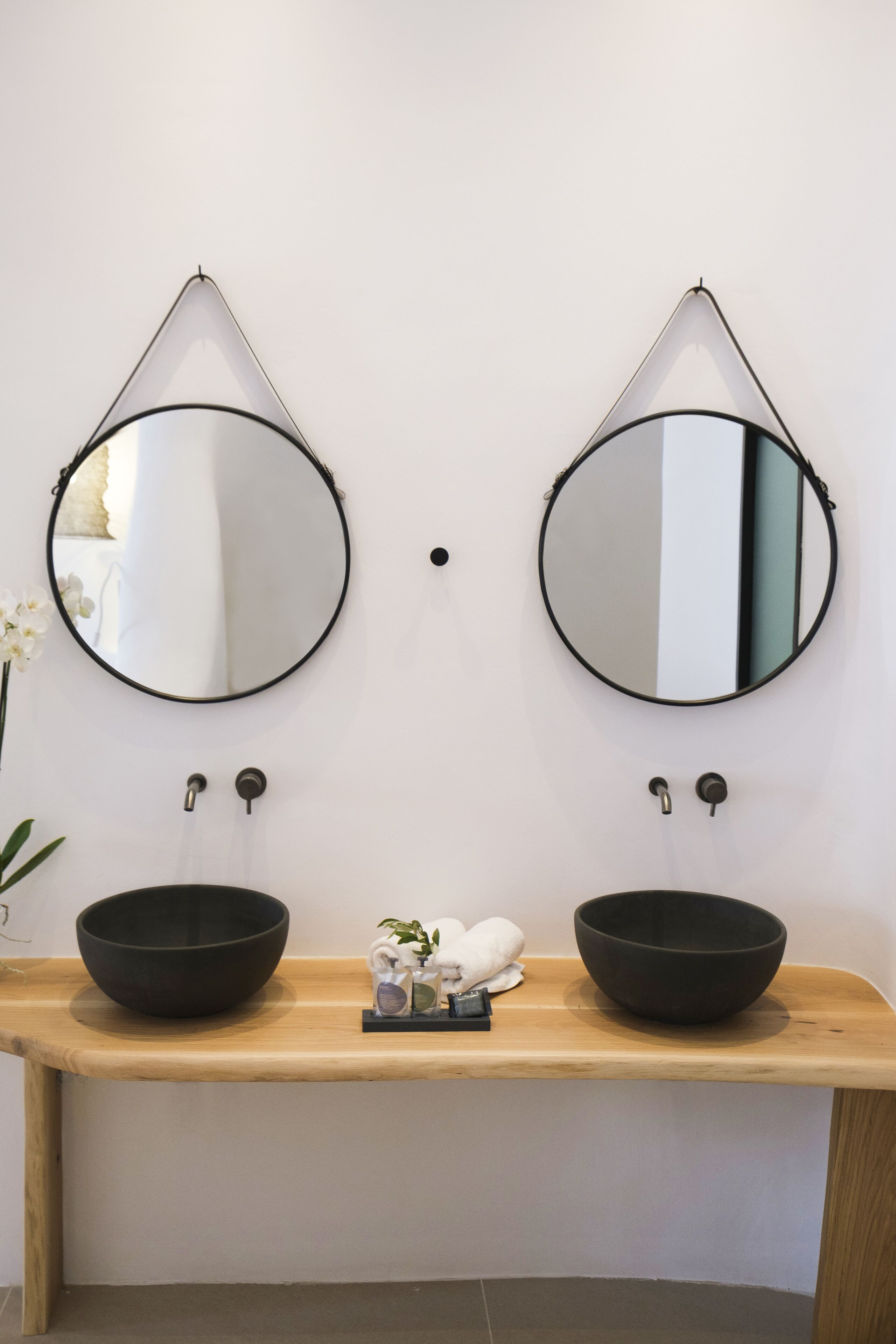superior double room | bathroom sink