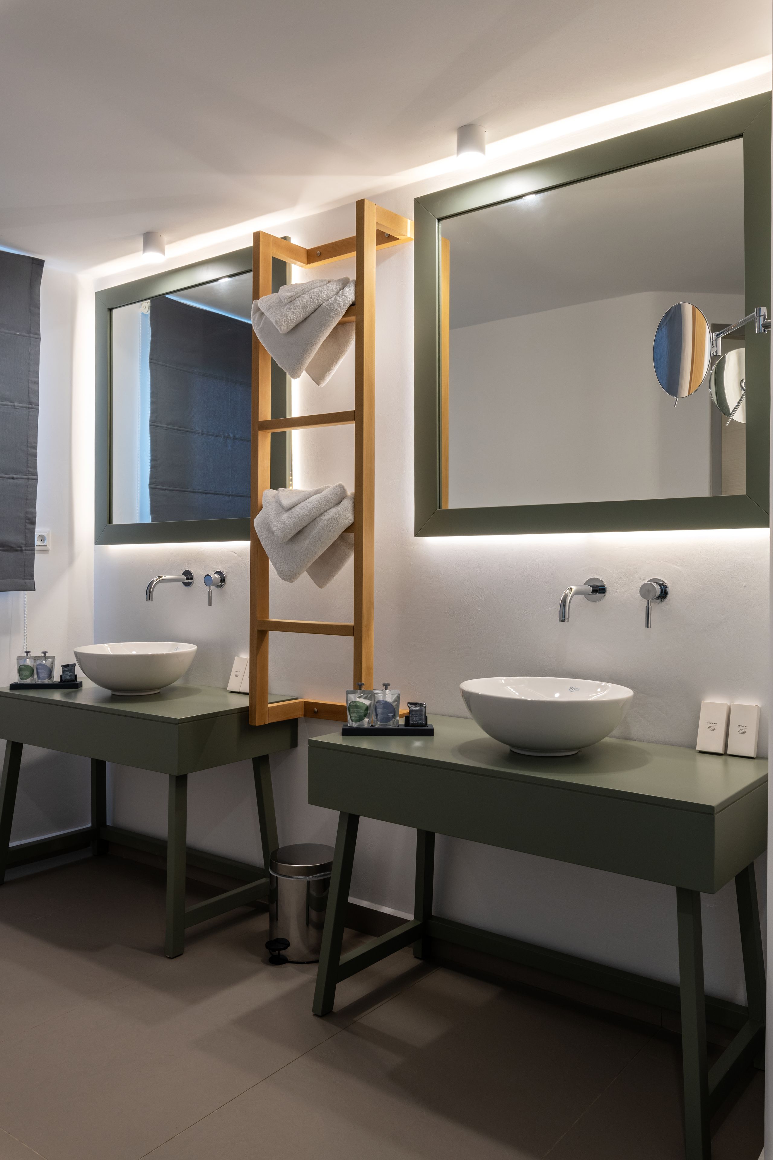 apartment, 2 bedrooms | bathroom | shower, hair dryer, towels