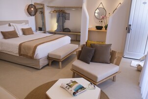 Quarto casal superior | Cofres nos quartos, cortinas blackout, Wi-Fi de cortesia, roupa de cama