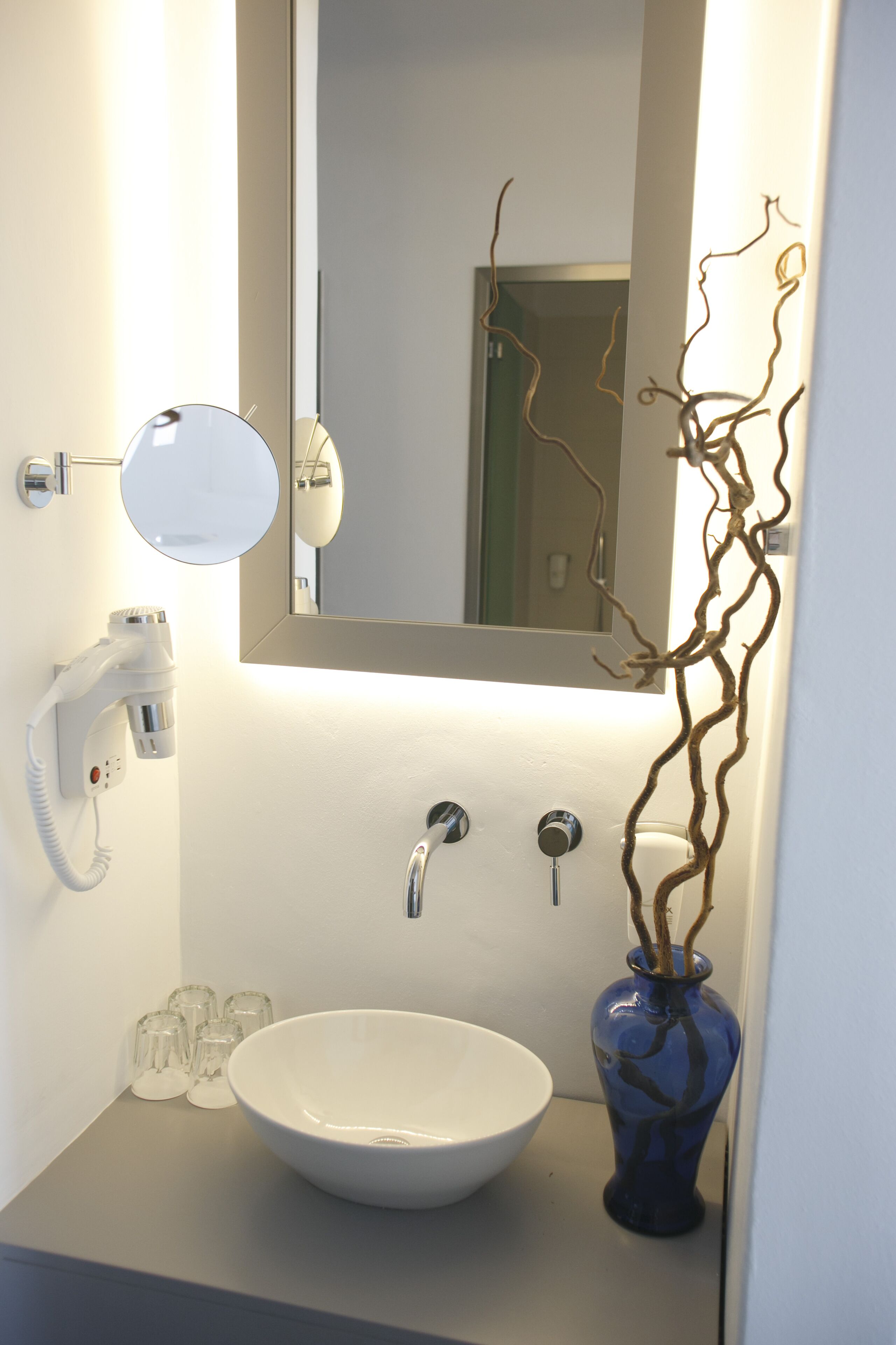 family room (3 people) | bathroom sink