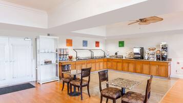 Sudah termasuk sarapan prasmanan setiap hari