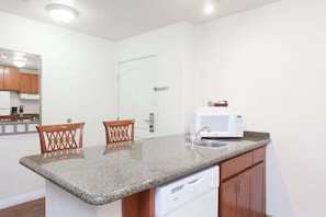 Premium bedding, pillow-top beds, desk, blackout curtains - Hawthorn Suites by Wyndham Victorville (Victorville)
