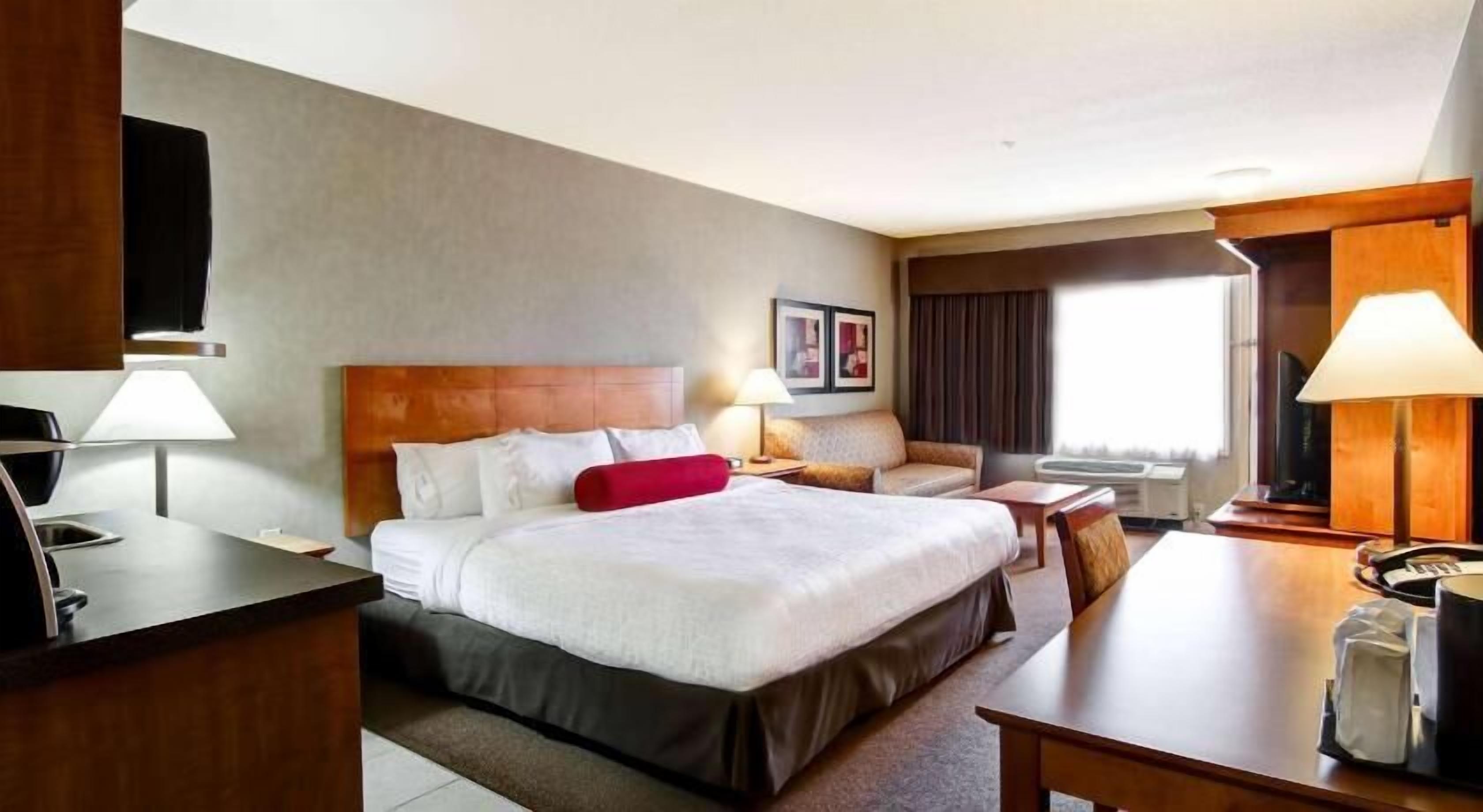 Cortinas blackout, tabla de planchar con plancha y wifi gratis 