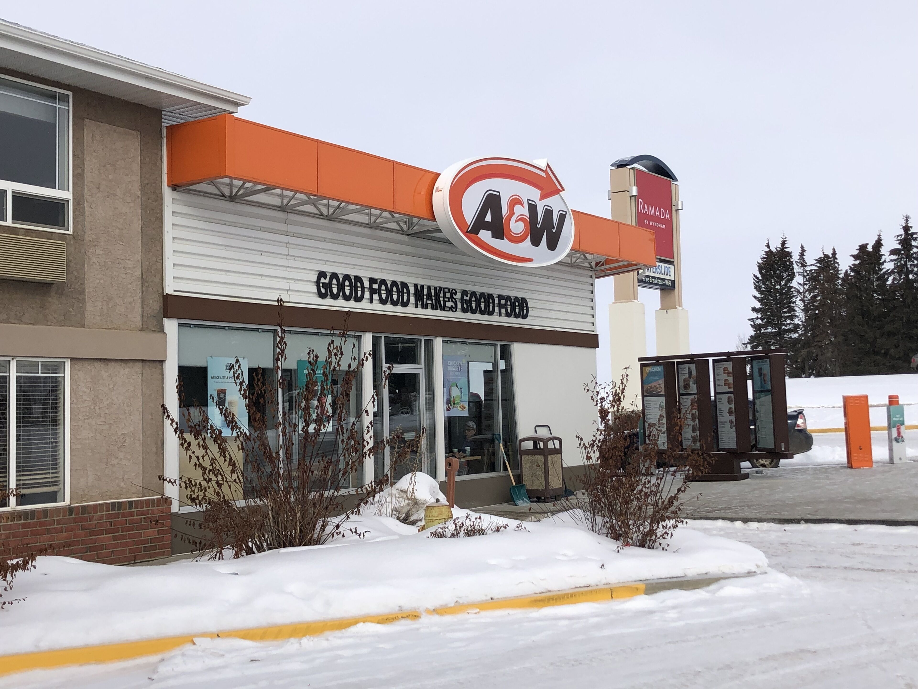 lunch and dinner served