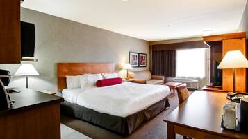 Chambre, 1 très grand lit, accessible aux personnes à mobilité réduite, non-fumeur | Rideaux d’obscurcissement, fer et planche à repasser