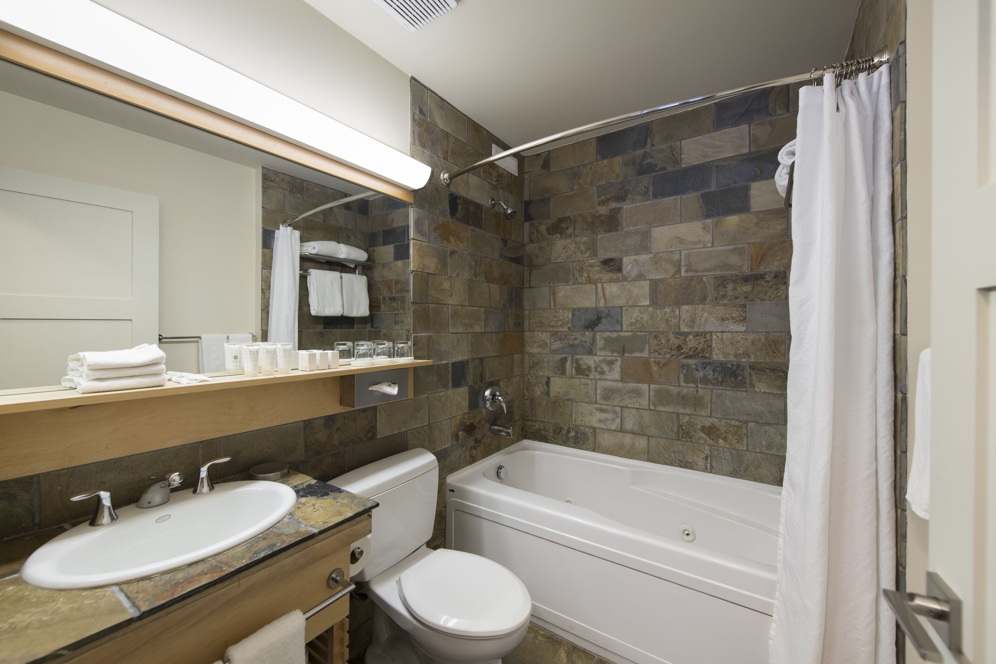 cabin | bathroom | separate bathtub and shower, deep-soaking bathtub, free toiletries