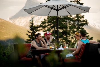 Breakfast and brunch served, local cuisine at The Juniper Hotel