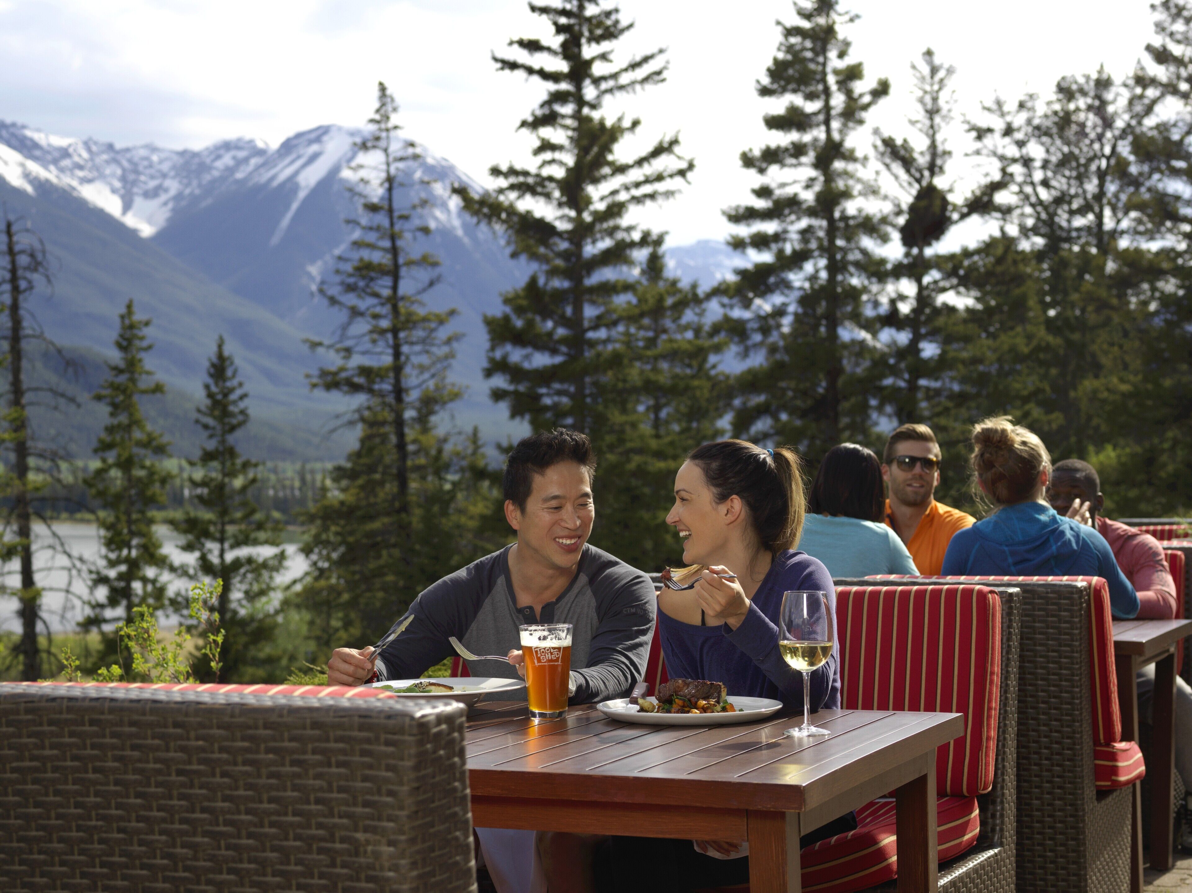 Frokost og brunsj serveres, lokale retter