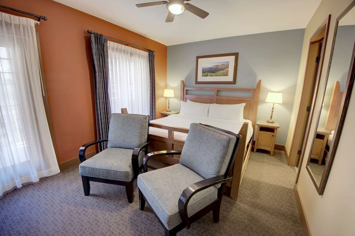 Premium bedding, in-room safe, desk, soundproofing