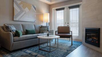 Premium bedding, in-room safe, desk, soundproofing