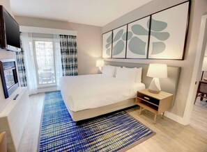 Condo, 1 habitación, vista al lago (1 King Bed) | Ropa de cama de alta calidad y caja de seguridad en la habitación 