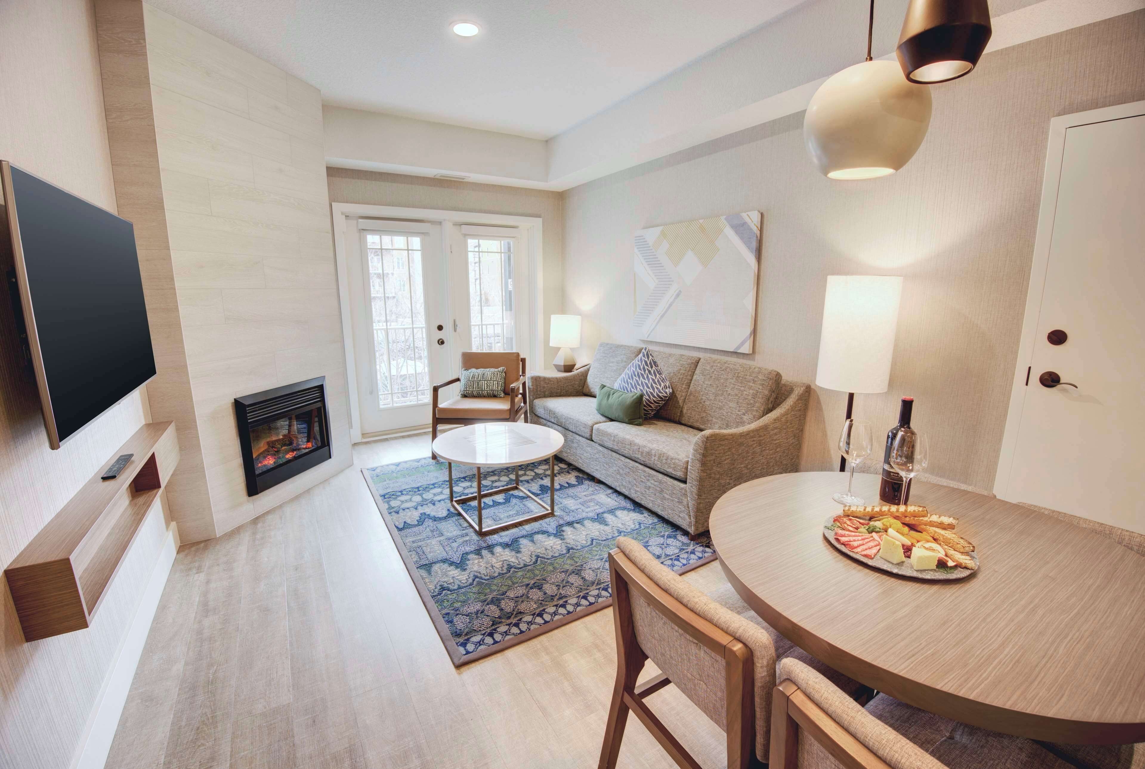 Sengetøy av topp kvalitet, safe på rommet, skrivebord og lydisolert