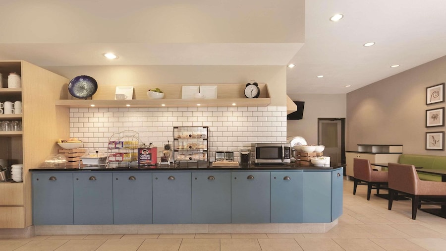 Country Inn & Suites by Radisson, Indianapolis Airport South, IN