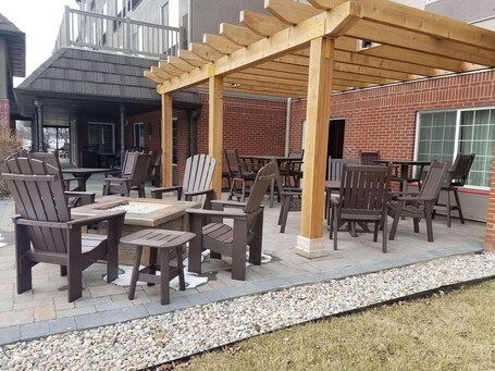 Country Inn Suites by Radisson, Indianapolis Airport South, IN - Image 4