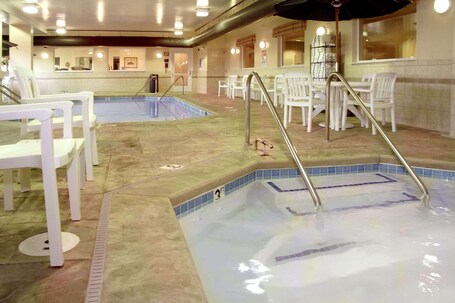 Country Inn Suites by Radisson, Indianapolis Airport South, IN - Image 5