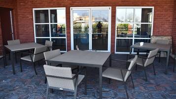 Suite, 1 King Bed, Non Smoking (Extended Stay) | Terrace/patio
