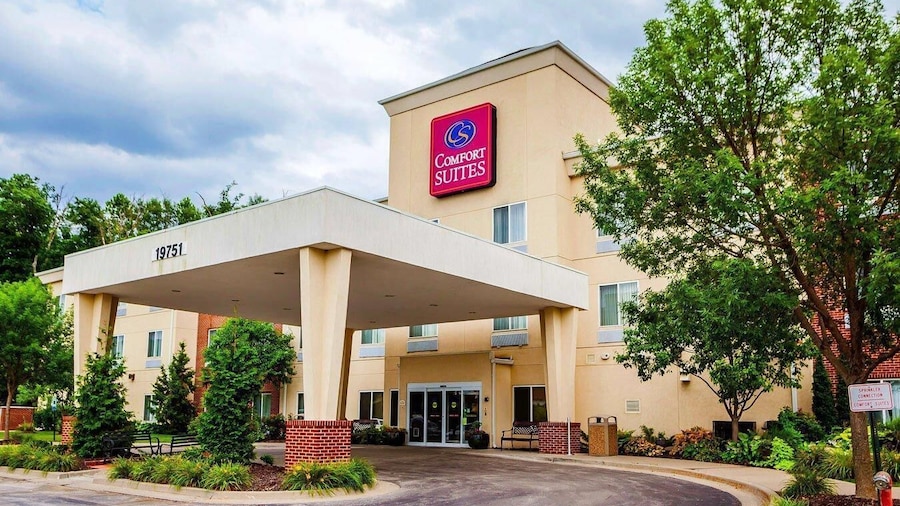Comfort Suites Independence - Kansas City