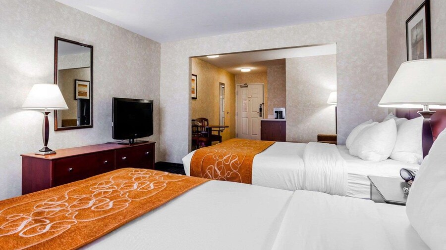 Comfort Suites Independence - Kansas City
