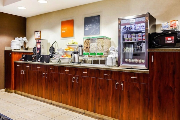 Free daily continental breakfast