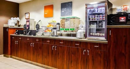 Comfort Suites Independence - Kansas City
