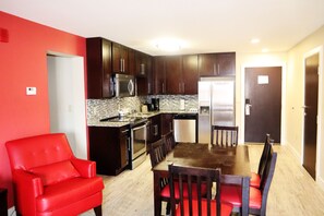 Apartment, 2 Bedrooms, Kitchen | Living area