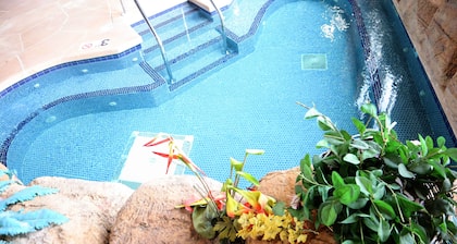 Polynesian Hotel & Suites Wisconsin Dells/Lake Delton
