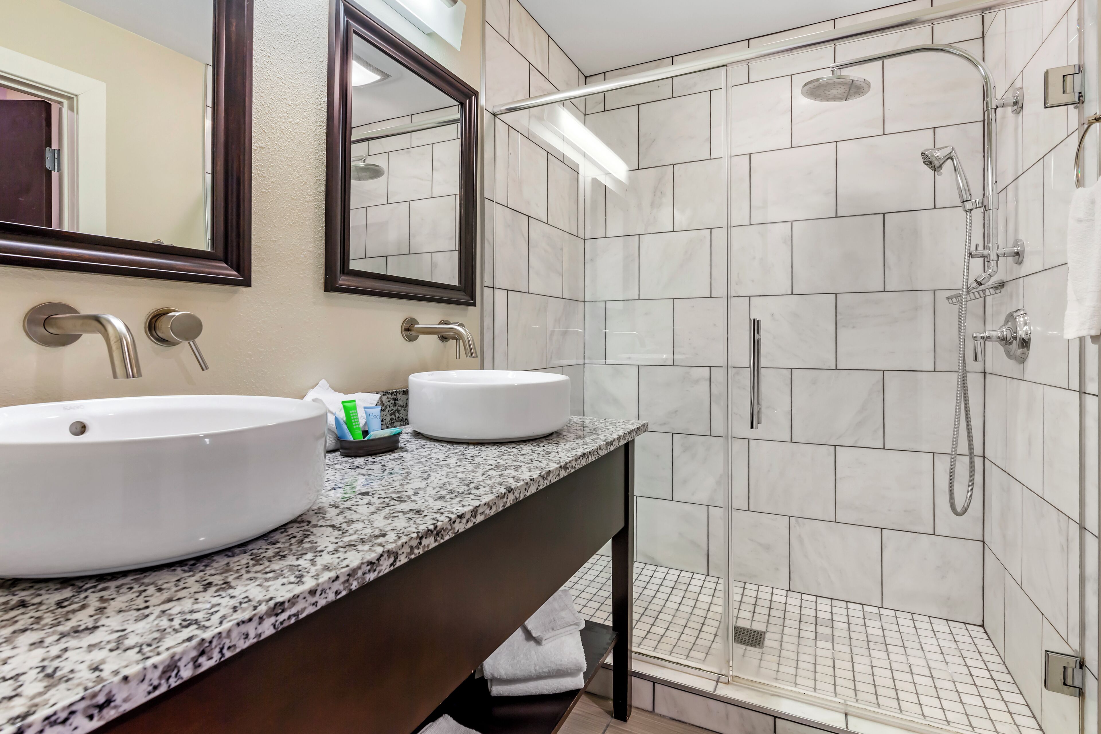 Apartment, Kitchen | Bathroom