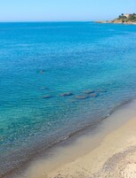 Una spiaggia nelle vicinanze