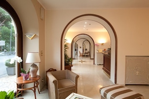 Sala de estar en el lobby