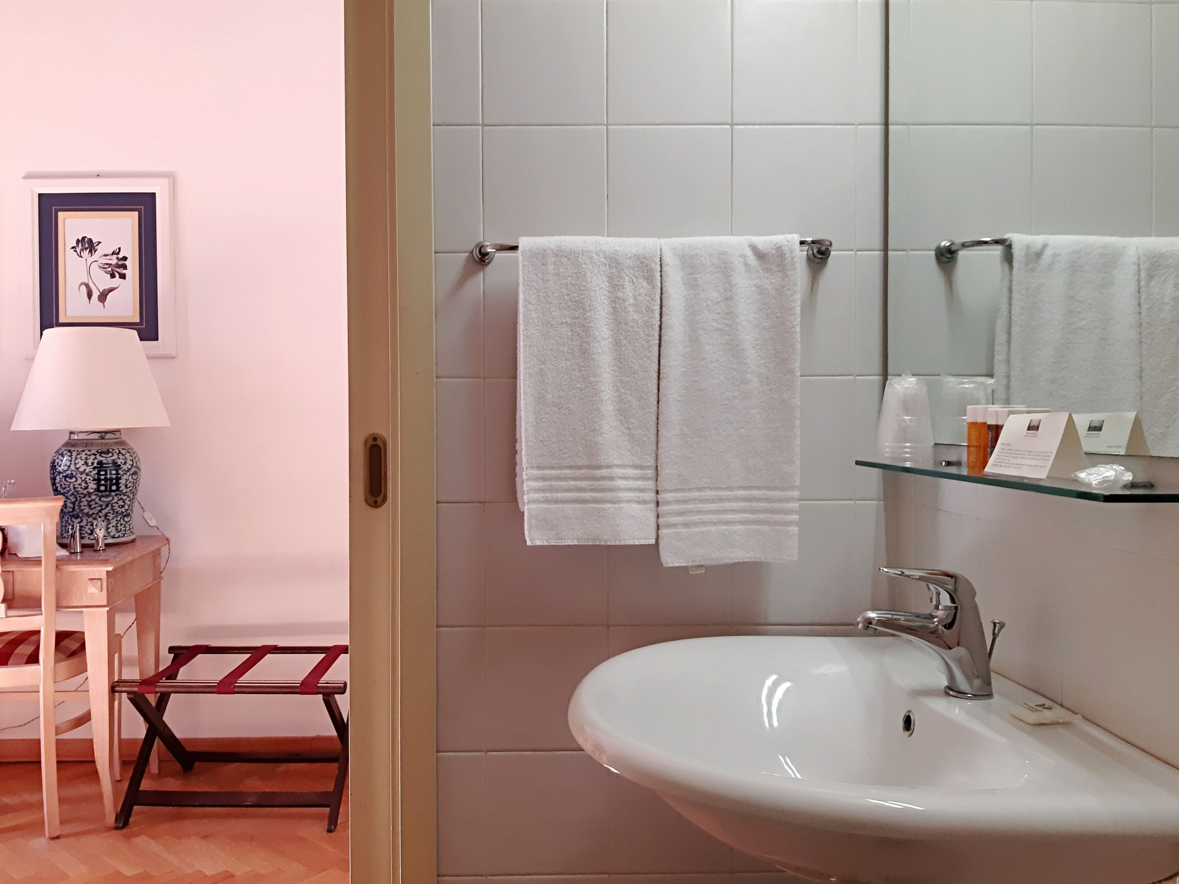 shower, free toiletries, hair dryer, bidet