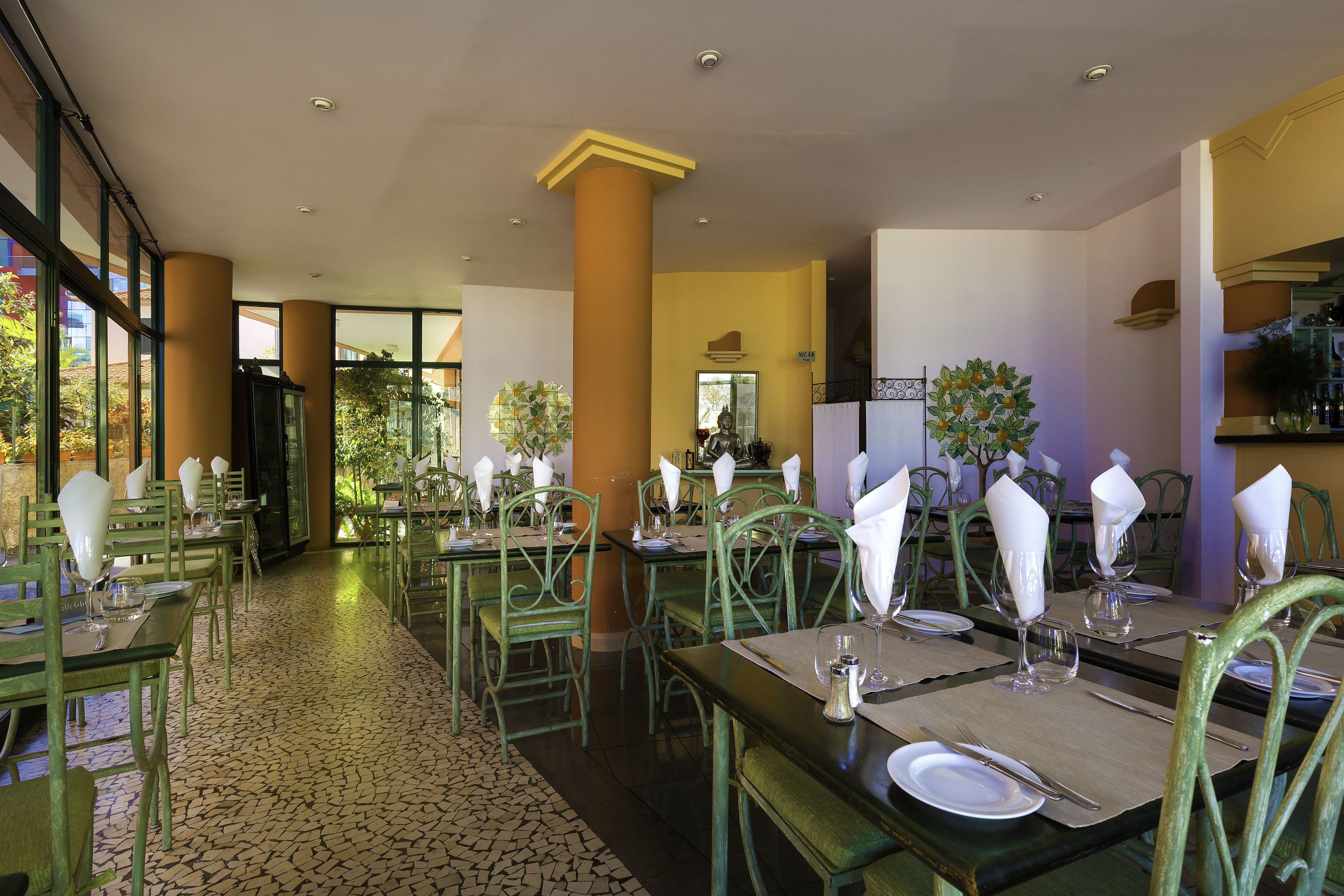 Breakfast, lunch, dinner served; Regional cuisine 