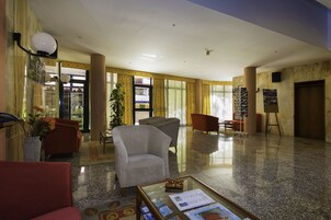 Siddeområde i lobbyen