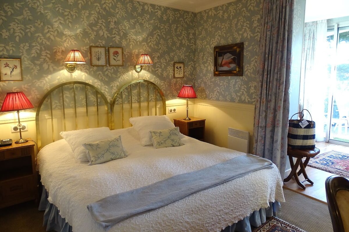 2 bedrooms, minibar, in-room safe, individually decorated
