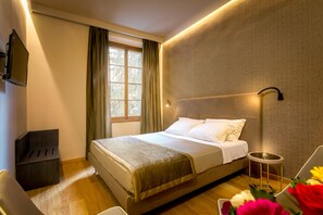 Deluxe Double Room, Garden View | In-room safe, desk, free WiFi, bed sheets - Tourist House Liberty (Florence)