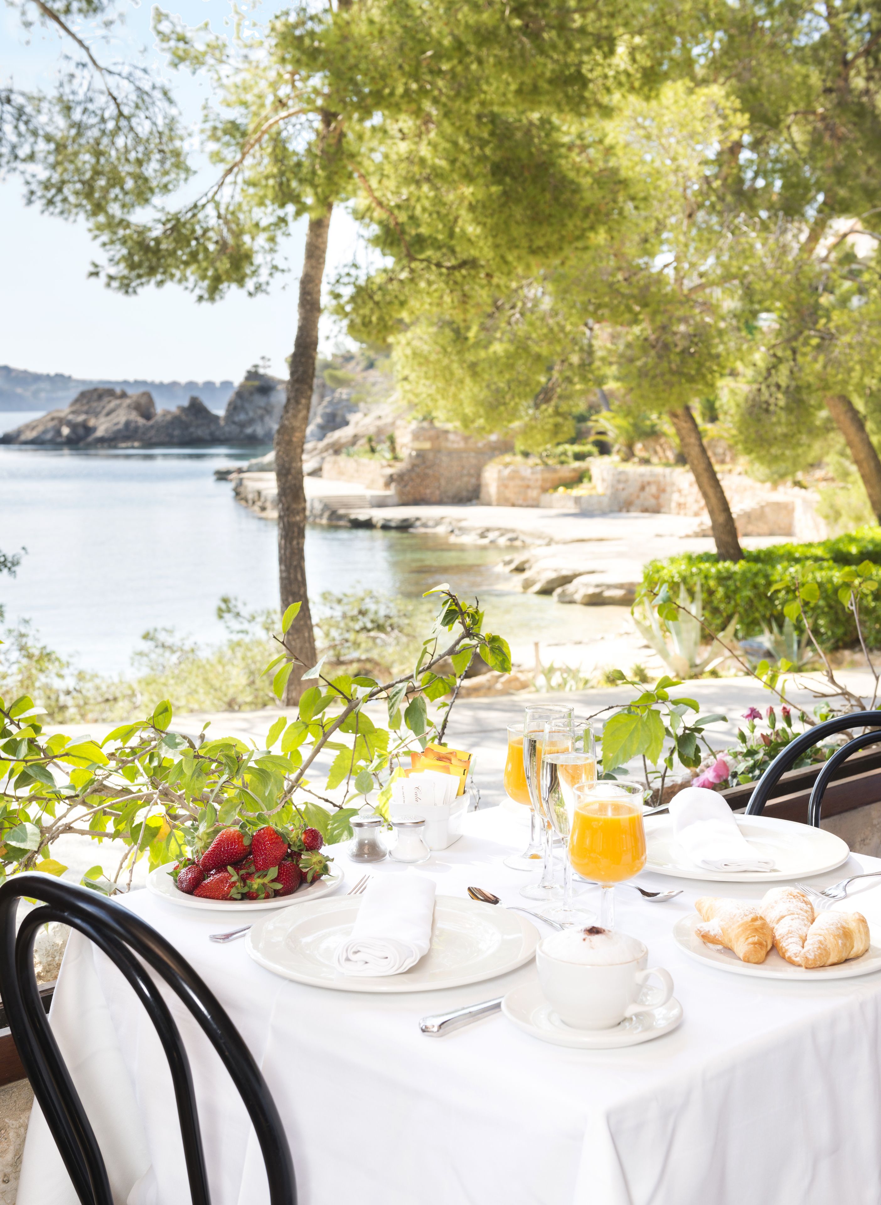 每日供應全套早餐 (每人 EUR19)