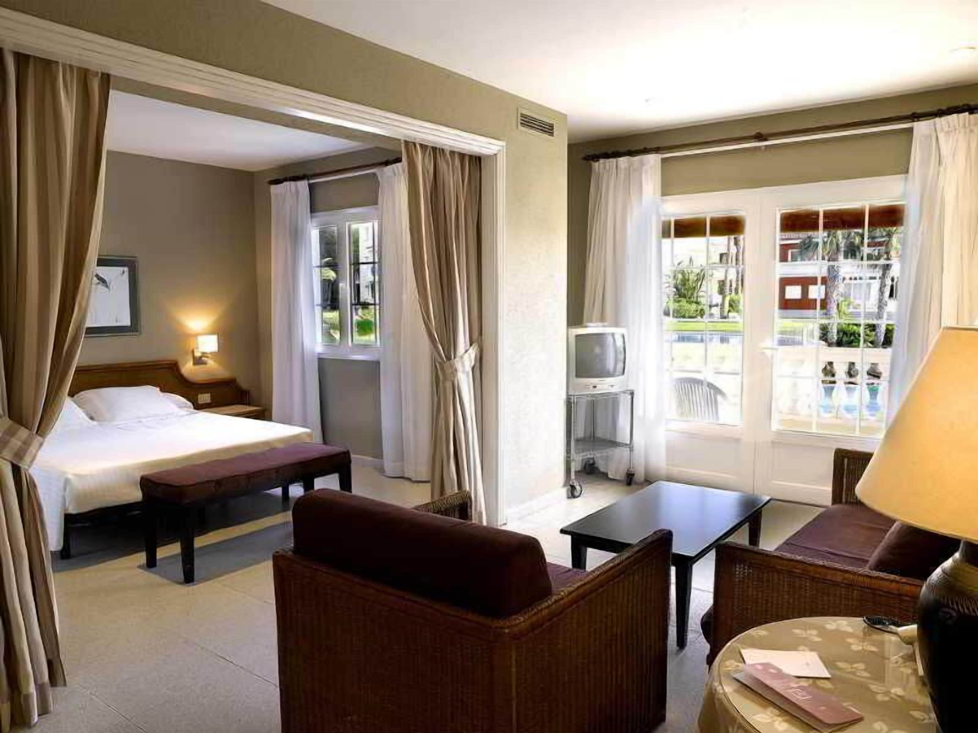 Een kluis op de kamer, gratis babybedden, wifi, beddengoed