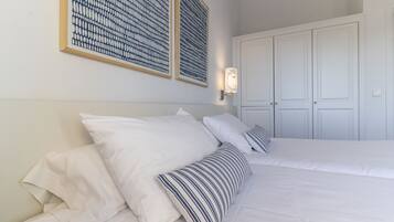 1 bedroom, in-room safe, desk, free WiFi