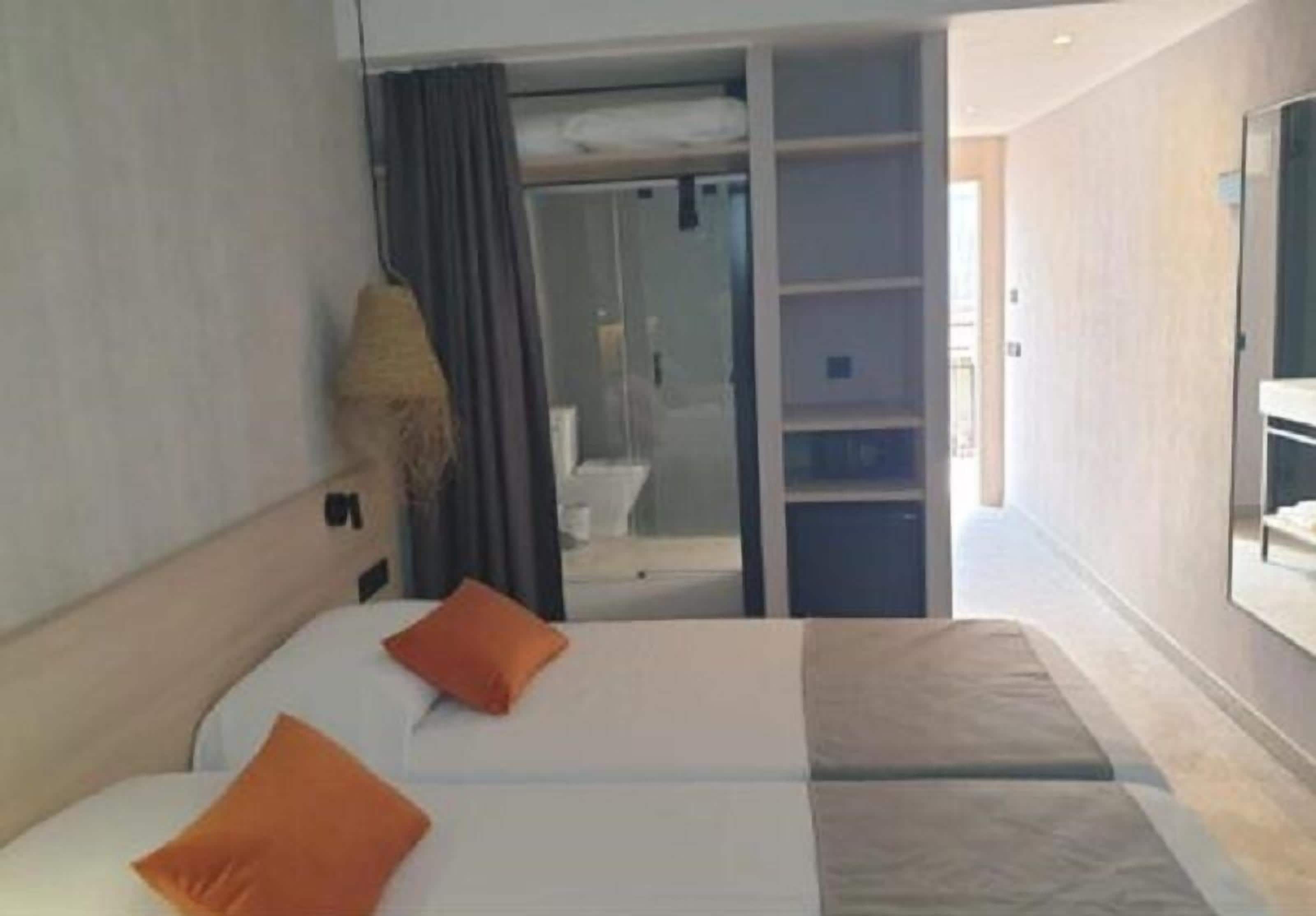 Minibar, desk, blackout drapes, soundproofing