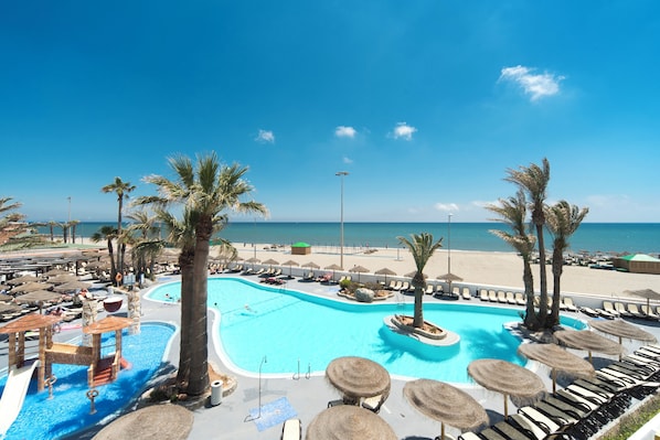 2 outdoor pools, pool umbrellas, pool loungers