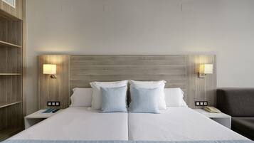 Desk, blackout curtains, free WiFi, bed sheets