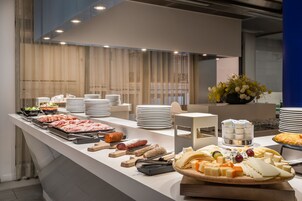 Daily buffet breakfast for a fee