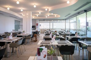 Frühstück, Mittagessen und Abendessen