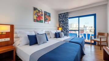 Minibar, laptop workspace, blackout drapes, free WiFi