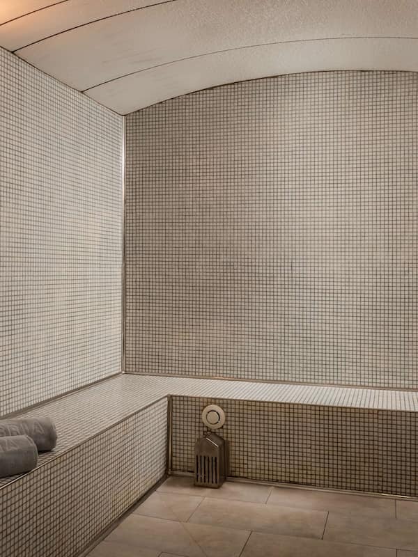 Hot tub, Turkish bath/hammam, body scrubs, massages